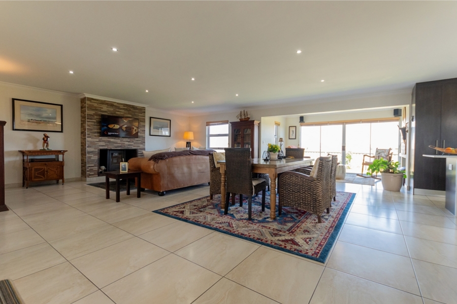 4 Bedroom Property for Sale in Sunset Estate Western Cape